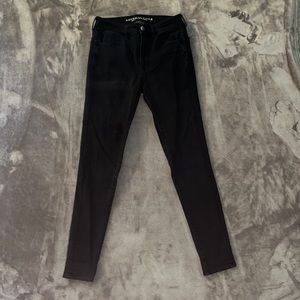 American Eagle black high-rise jeggings size 6 long